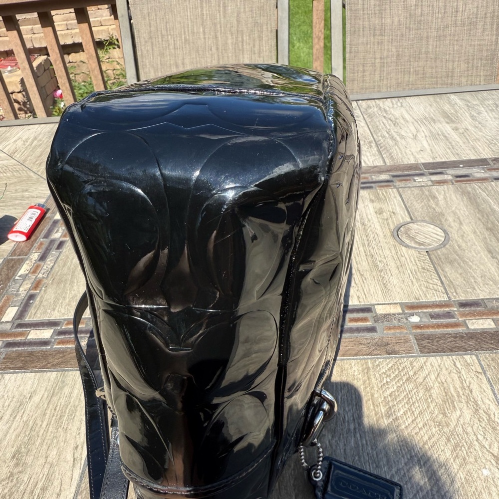 EUC! Vintage Coach Embossed Patent Leather Gallery Tote in Black Shoulder Bag - Picture 4 of 11
